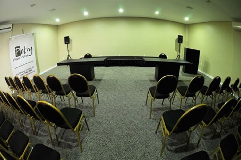 Hotel Petry Plaza 3*