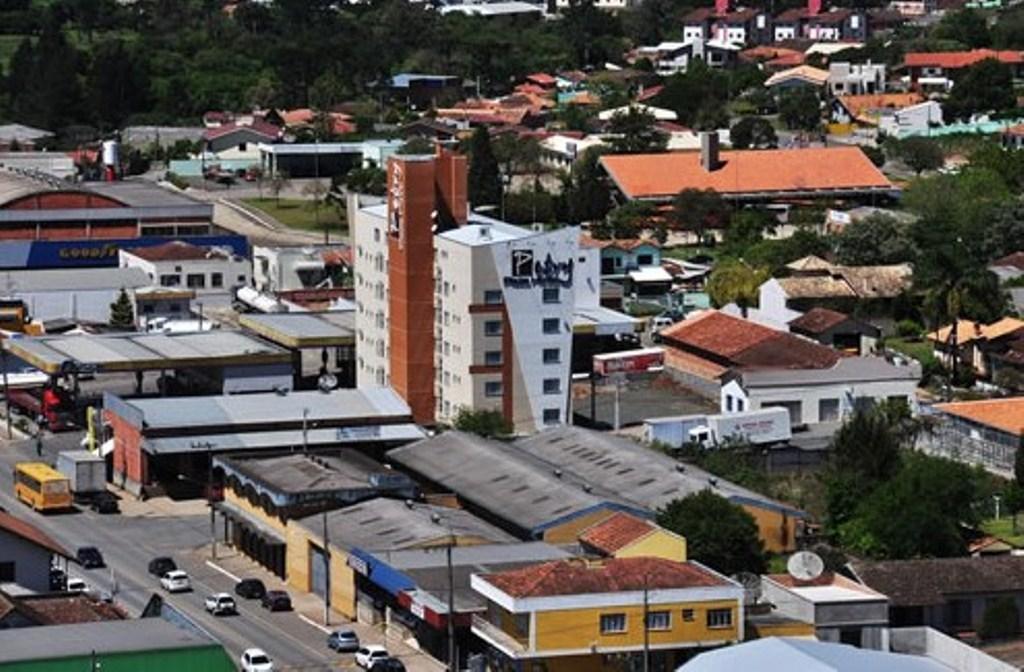 Petry Plaza